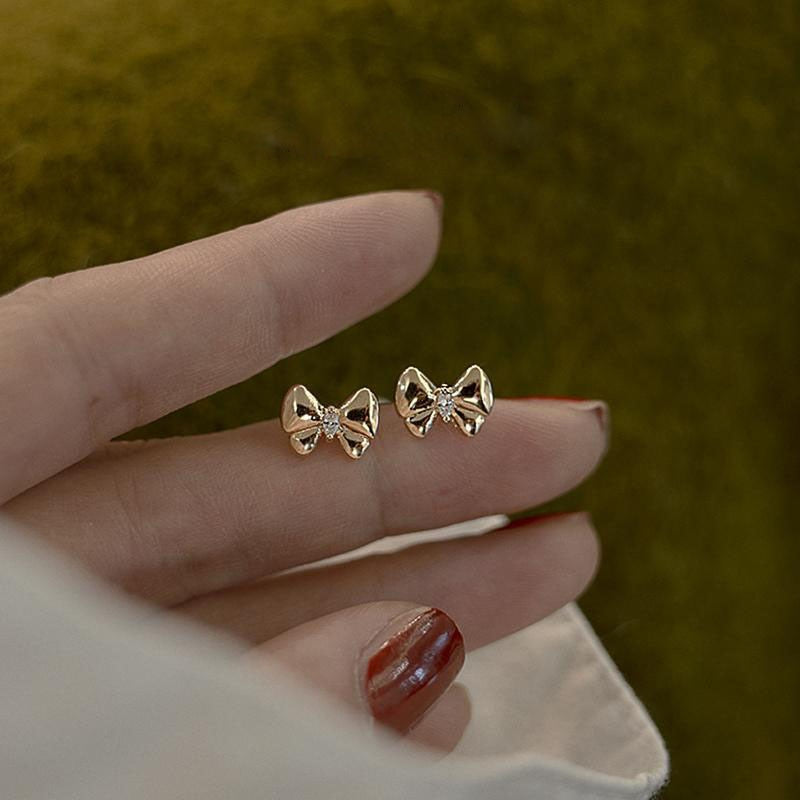 925 Sterling Silver Micro Crystal Pointed Star Studs